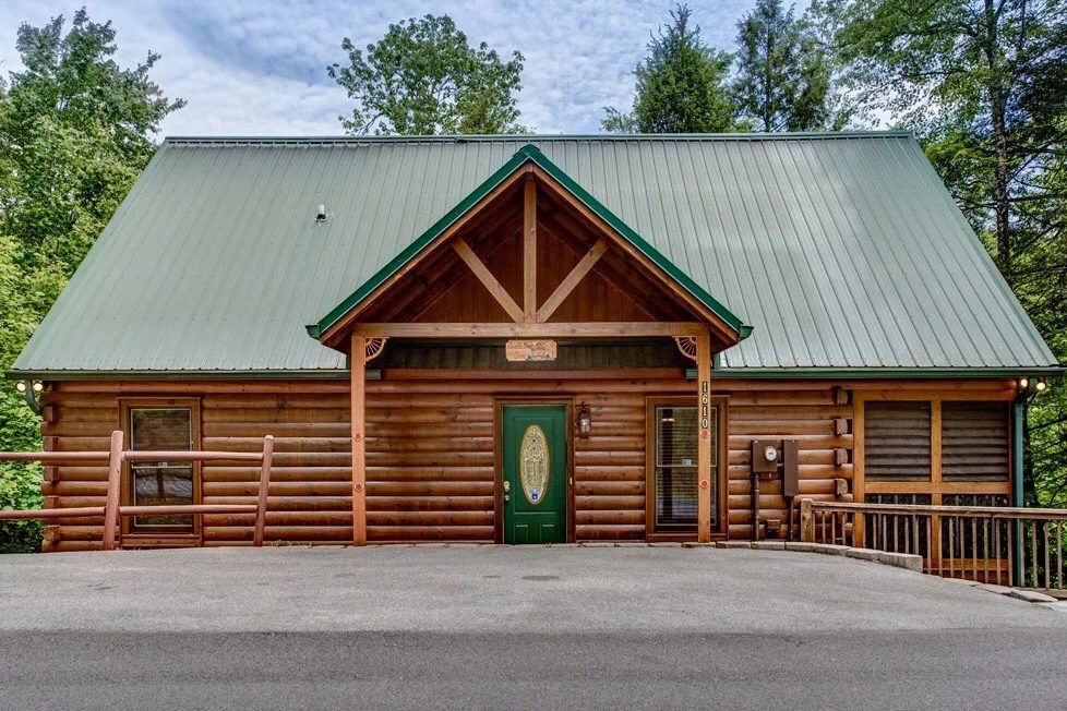 Gentle Ben's Den cabin